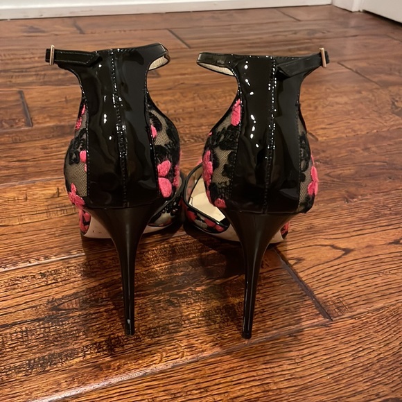 Jimmy Choo “Lucy 100” Pumps - Picture 4 of 8